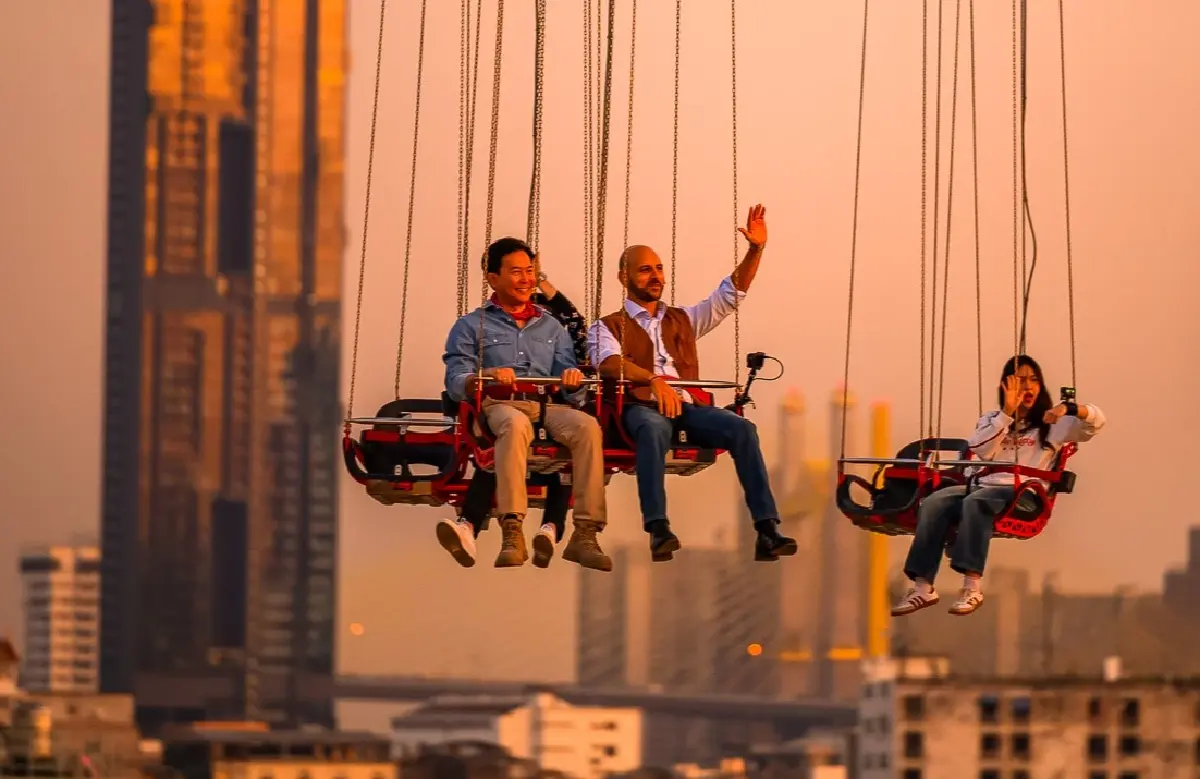 เจาะไอเดีย ‘Skyflyers’ เครื่องเล่นลอยฟ้าสูงเท่าอาคาร 36 ชั้น แม่เหล็กใหม่ใน ‘เอเชียทีค’