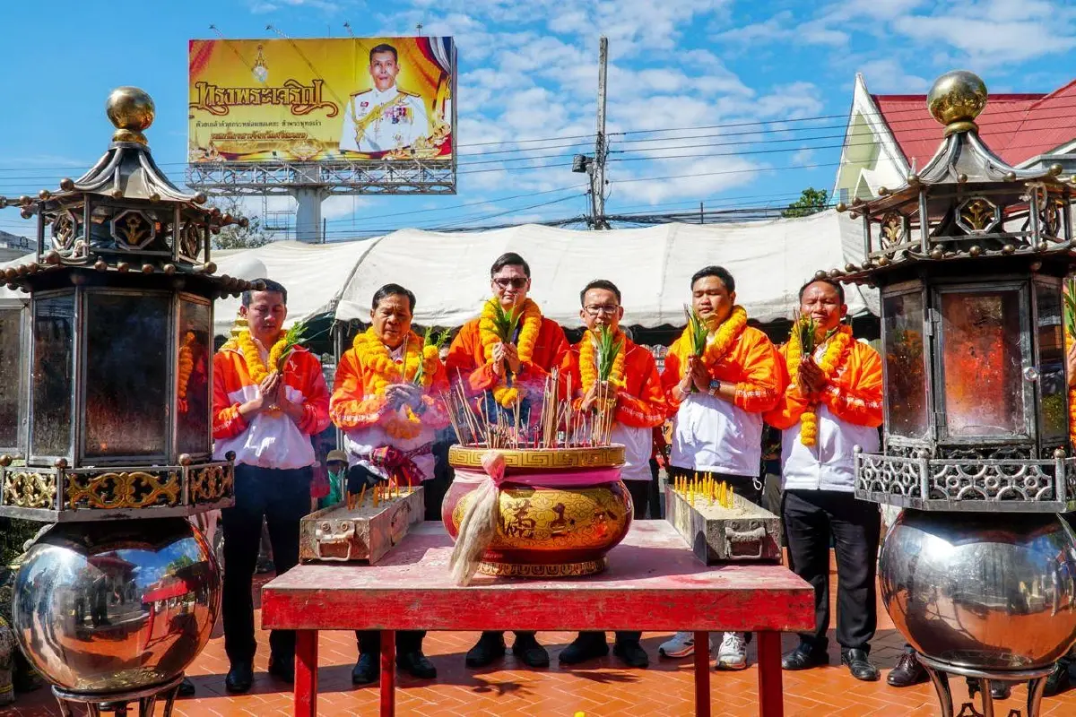 'โรม' ปลุกปักธงส้มศรีสะเกษ เปิดตัวผู้สมัคร 9 เขต ชู 2 นโยบายหลัก