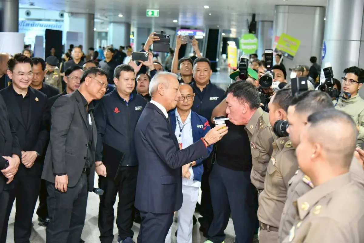 'พิพัฒน์' ย้ำเดินทางปีใหม่ปลอดภัย ลดการสูญเสียไม่น้อยกว่า 5%