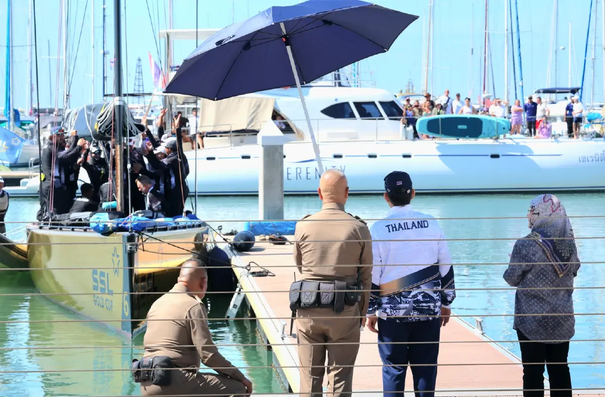 ในหลวง-ราชินี เสด็จฯชลบุรี ในการแข่งขันกีฬากีฬาเรือใบ ซีเกมส์