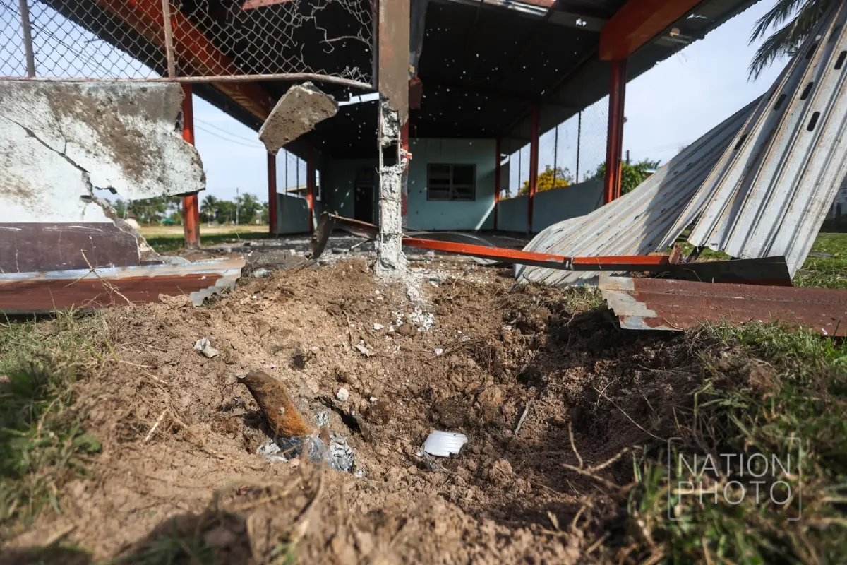 เปิดภาพความเสียหาย กัมพูชายิง BM-21 ใส่พื้นที่พลเรือน อ.กันทรลักษ์ จ.ศรีสะเกษ