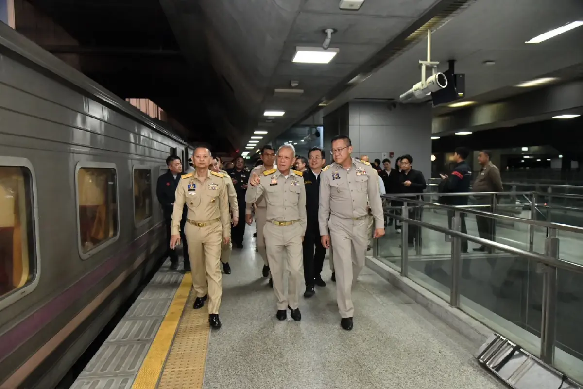 ตรวจเข้ม 'บางซื่อ-หมอชิต 2' จัดรถเสริม รถไฟพิเศษ ดูแลปชช.เดินทางปีใหม่ 2569