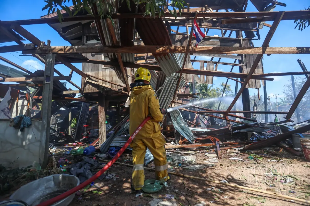 ทรัมป์ โทรคุย ไร้ผล! กัมพูชาสาด BM-21 ถล่มบ้านคนไทย เจ็บอื้อ แขนขาด