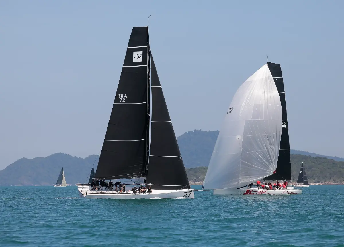 พระราชินี ทรงนำทีมเรือใบวายุ เข้าเส้นชัยเป็นอันดับ 1 ของเรซที่ 2