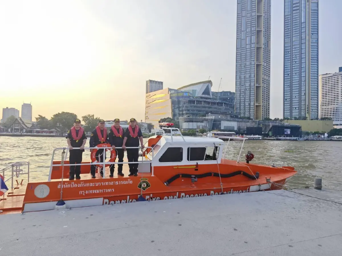 เคาท์ดาวน์ 'ไอคอนสยาม' สปภ. ออกลาดตระเวนทางน้ำ พร้อมรับเหตุฉุกเฉินตลอดคืน