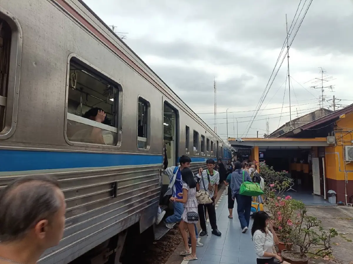 สรุปเดินทางปีใหม่ วันที่ 2 ทะลุ 1.1 ล้านคน พร้อมเสริมรถเหนือ-ใต้