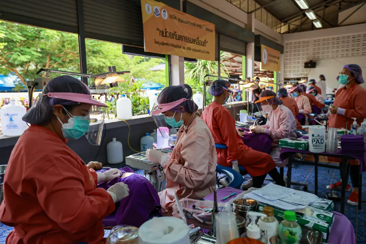 สิงห์อาสา ผนึก 5 มหาวิทยาลัยแพทย์ ออกหน่วยแพทย์เคลื่อนที่ คัดกรองโรคมะเร็งปอด-เต้านม