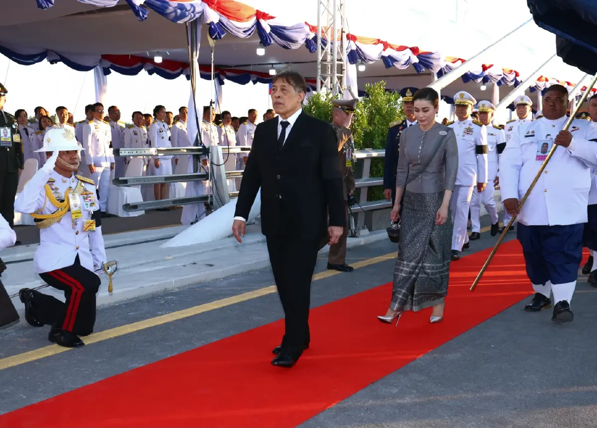 'ในหลวง-พระราชินี' เสด็จฯ เปิดสะพานมิตรภาพไทย-ลาว แห่งที่ 5 จังหวัดบึงกาฬ