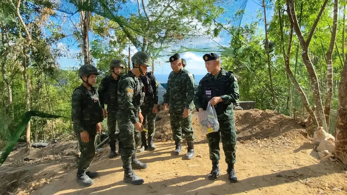 'แม่ทัพกุ้ง' ลงพื้นที่ช่องบก ปลุกขวัญกำลังในทหารแนวหน้า