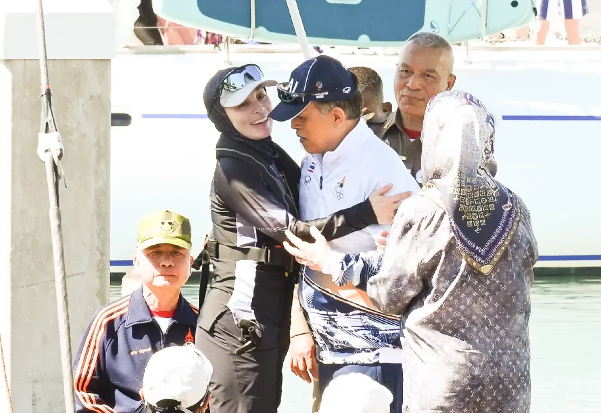 ในหลวง-ราชินี เสด็จฯชลบุรี ในการแข่งขันกีฬากีฬาเรือใบ ซีเกมส์