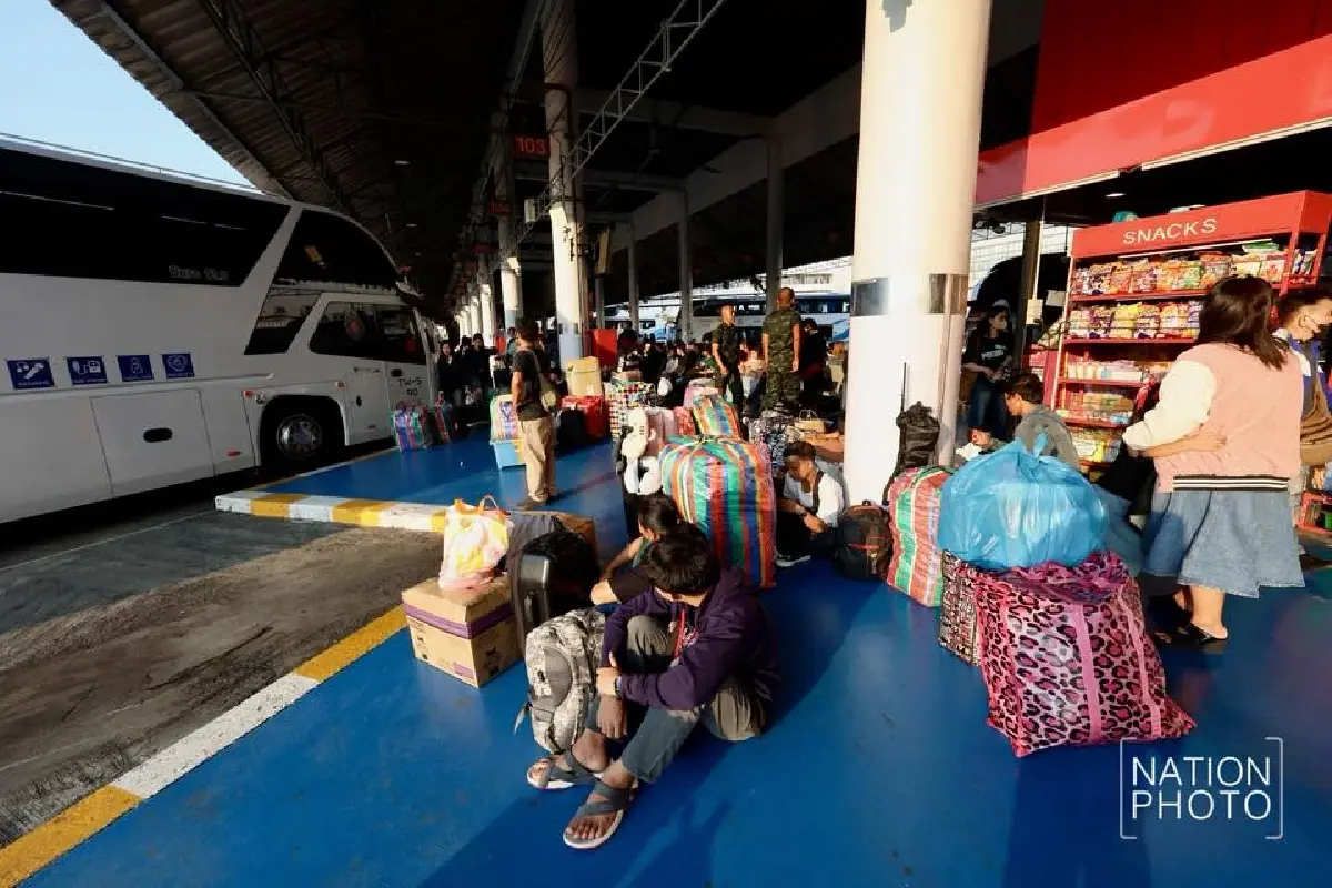 หมอชิต 2 คึกคัก แห่เดินทางกลับภูมิลำเนาฉลองปีใหม่ 2569 คาดวันนี้แตะ 1.8 แสนคน