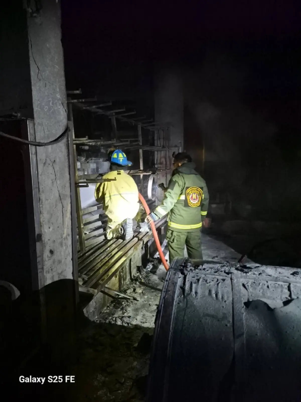 ไฟไหม้โรงงานท่อสแตนเลส สมุทรสาคร เพลิงโหมอย่างหนัก ต.บางน้ำจืด