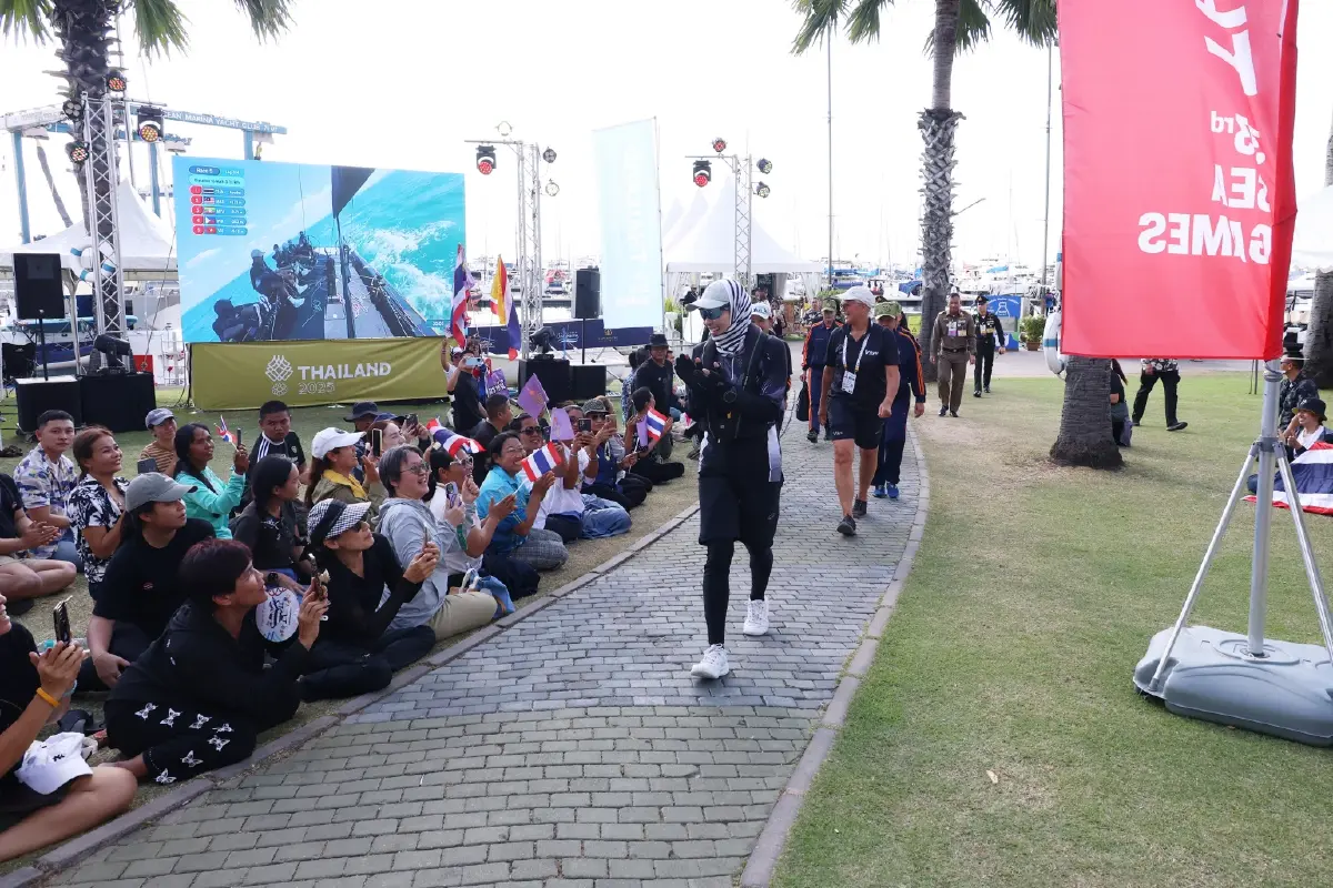 พระราชินี วางกลยุทธ์เฉียบ พาเรือใบไทยขึ้นที่ 1 ลุ้นชิงทองพรุ่งนี้