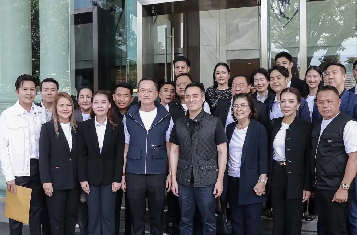 จุดรวมพลภูมิใจไทย ’เนวิน‘ เช็คชื่อ 80 ’บ้านใหญ่‘