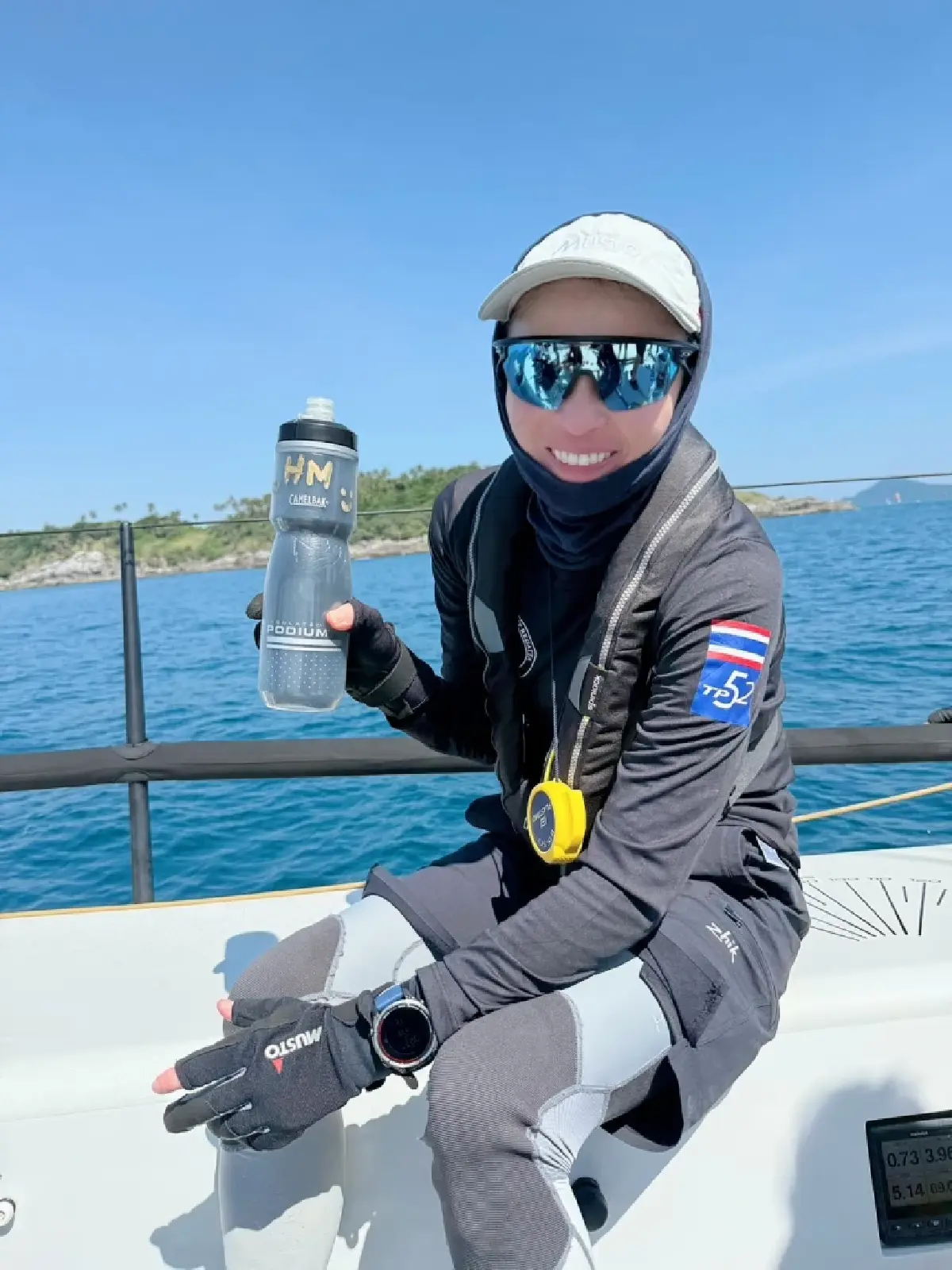 พระราชินี ทรงนำทีมเรือใบวายุ เข้าเส้นชัยเป็นอันดับ 1 ของเรซที่ 2