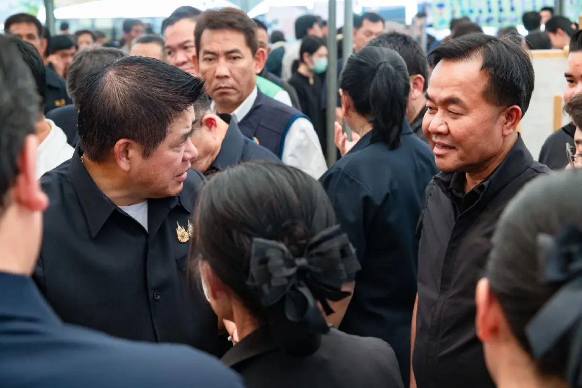 'ธรรมนัส–ยศสิงห์' ลุยช่วยเกษตรกรครบวงจร นครปฐม ย้ำ เรื่องของประชาชน รอไม่ได้