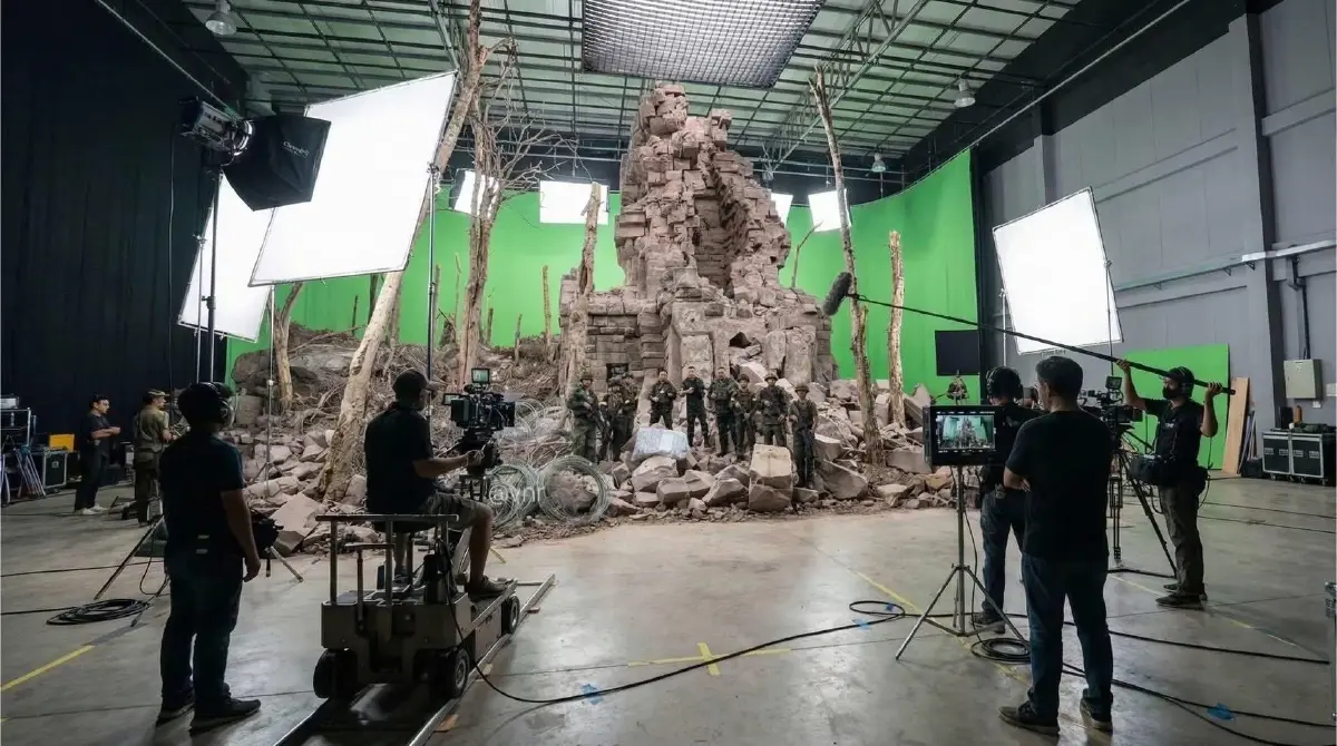 เทียบช็อตต่อช็อต 'กัมพูชา' ไม่เชื่อ ภาพ 'แม่ทัพกุ้ง' ยินดีไทยยึด ปราสาทตาควาย