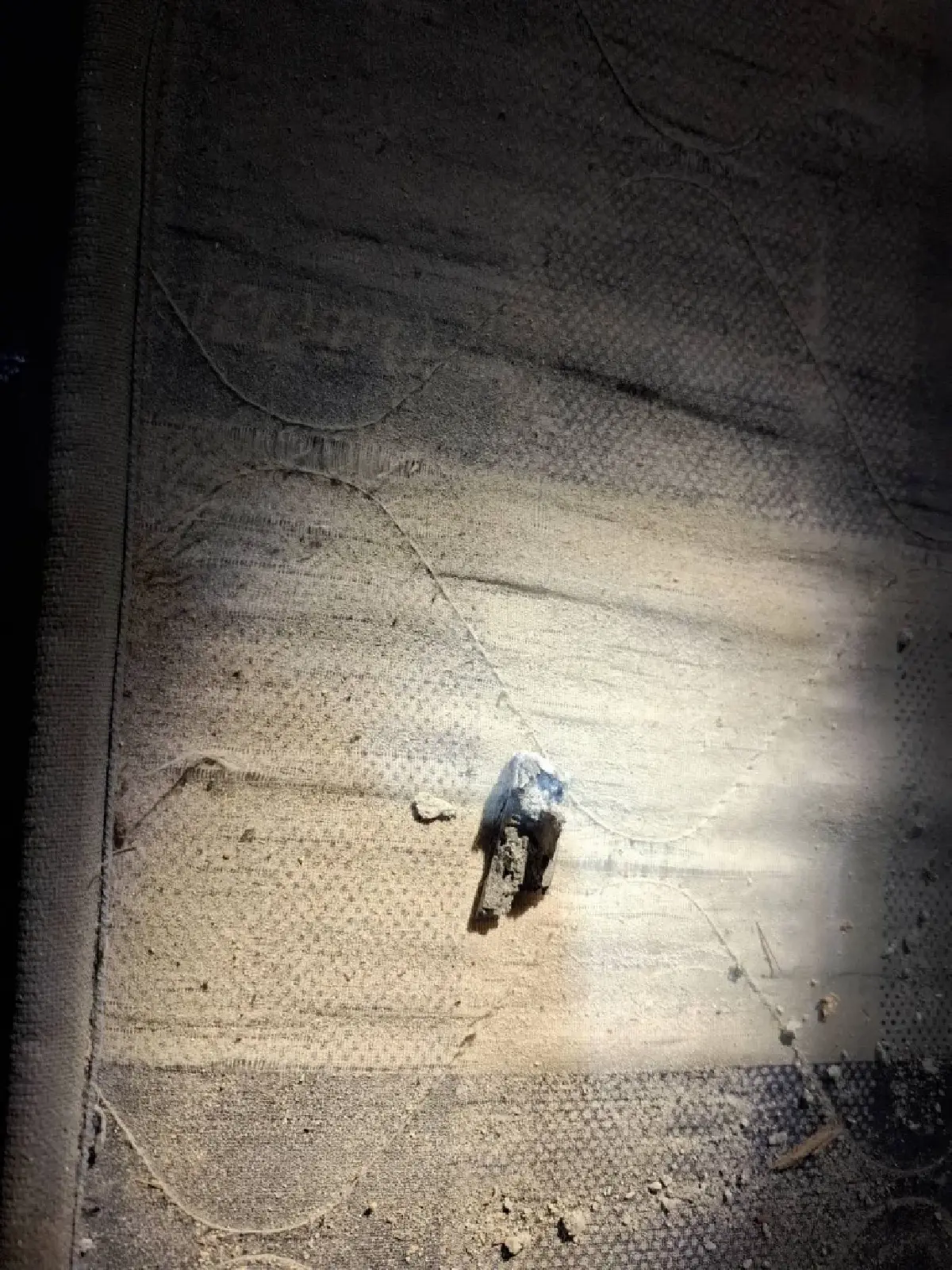 เปิดภาพ กัมพูชา ยิงปืนใหญ่ ตกใส่บ้านคนไทย เสียหาย 2 หลัง