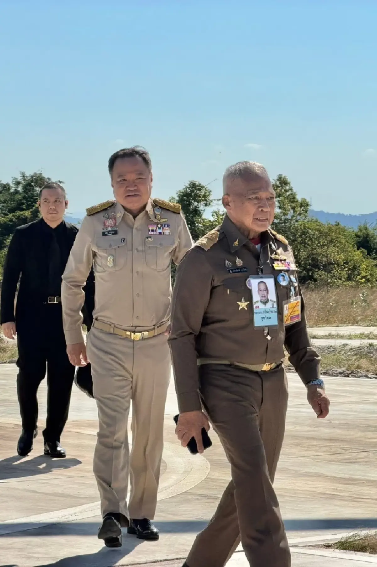 ศึกชิงนายกฯไทยคู่ฟ้า ผ่าจุดแข็ง-จุดอ่อน แคนดิเดตนายกฯ เบอร์ 1