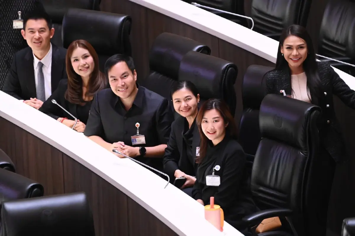 ไฟลุกร้อยเอ็ด ‘แดง’ชน‘น้ำเงิน’  รหัส ‘1-4-6-8’ ศึกช้างชนช้าง