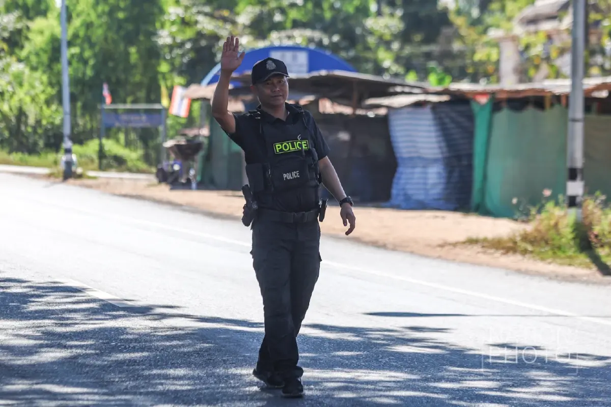 ยังปะทะต่อเนื่อง ตรวจเข้มห้ามปชช.กลับเข้าพื้นที่ชายแดนกันทรลักษ์โดยเด็ดขาด