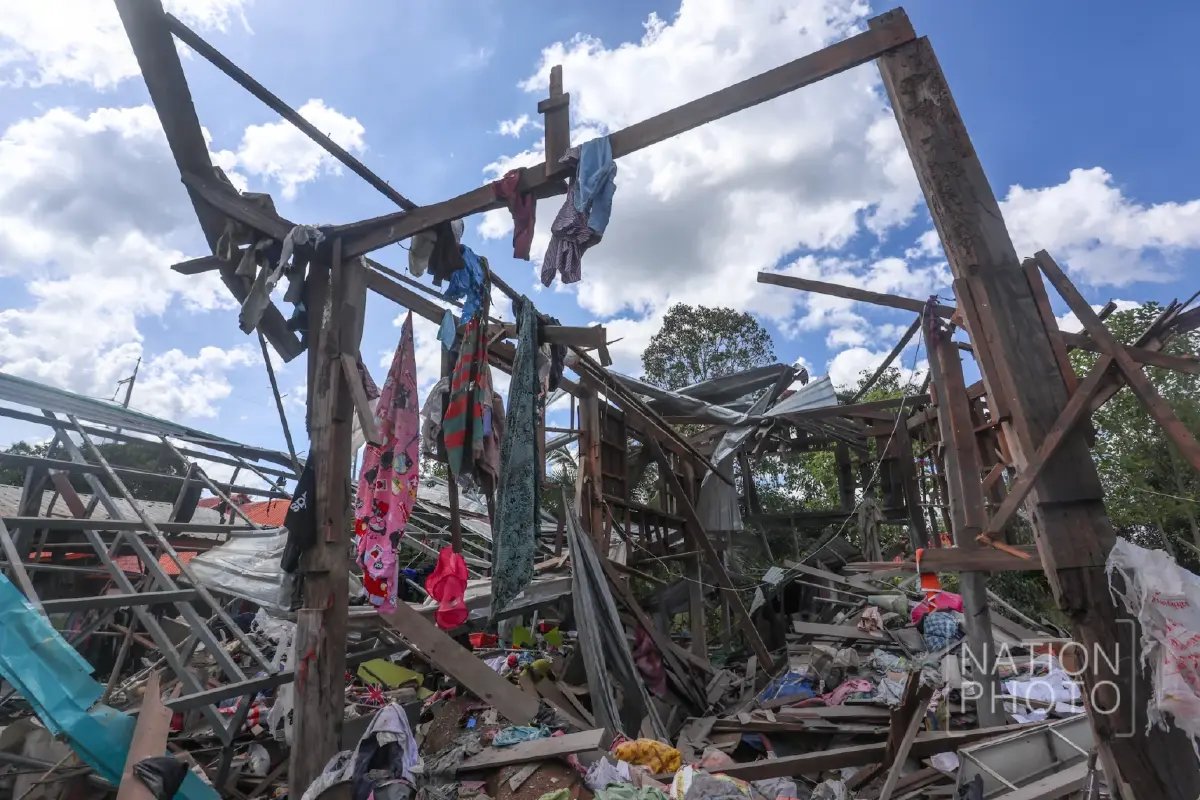 ทรัมป์ โทรคุย ไร้ผล! กัมพูชาสาด BM-21 ถล่มบ้านคนไทย เจ็บอื้อ แขนขาด