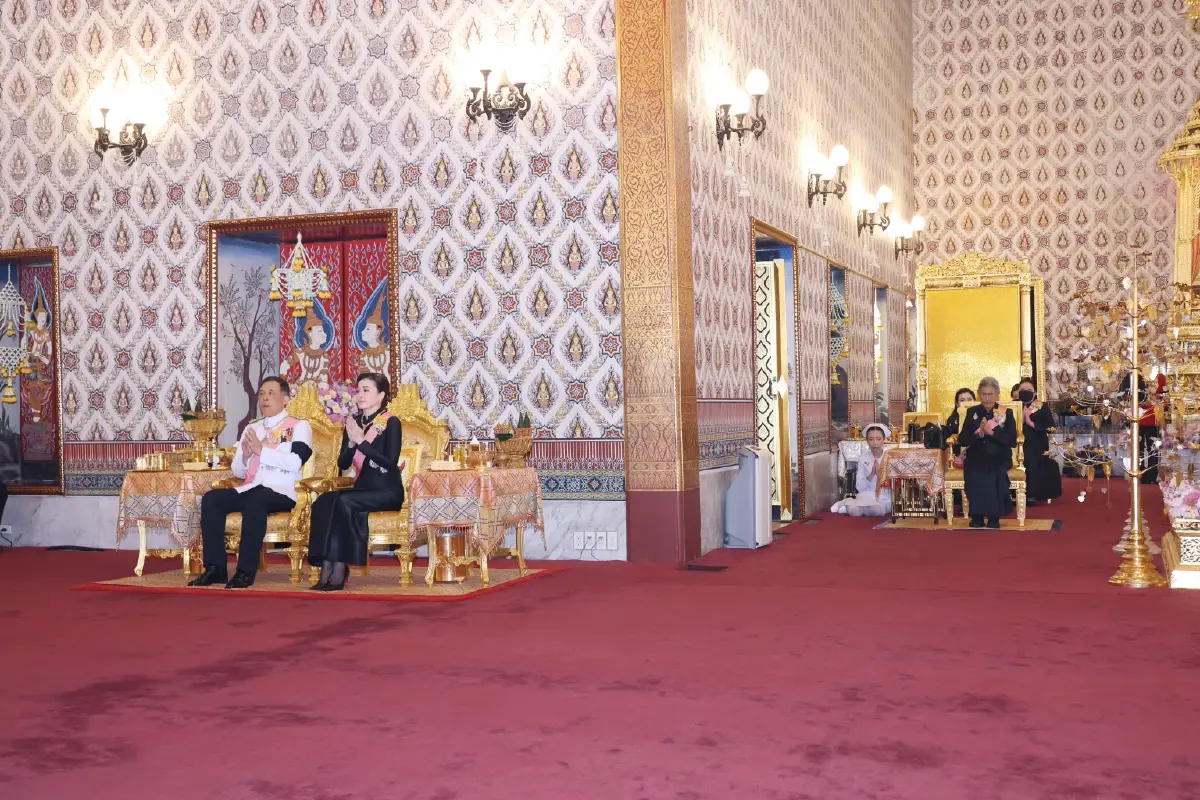 ในหลวง-พระราชินี เสด็จฯ ทรงบำเพ็ญพระราชกุศลปัญญาสมวาร 50 วัน ถวายพระบรมศพฯ