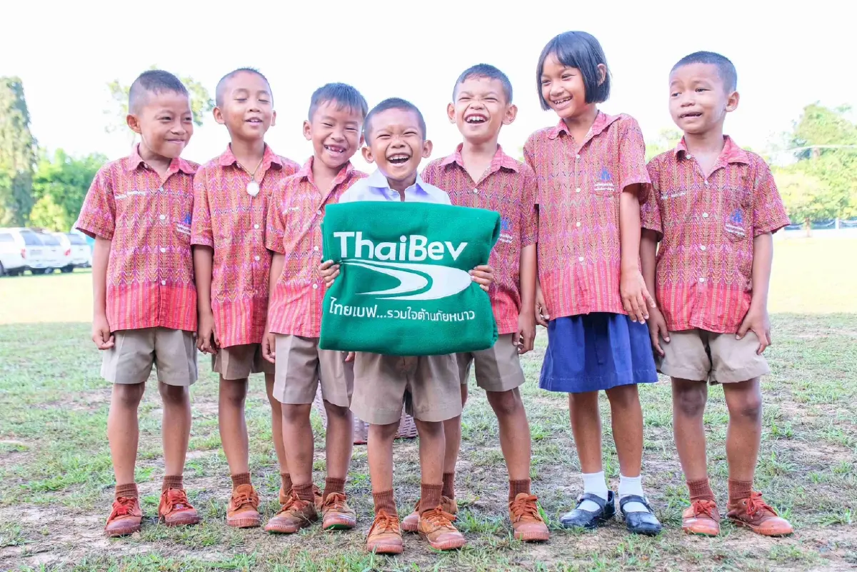 'ไทยเบฟ…รวมใจต้านภัยหนาว ปีที่ 26' มอบรอยยิ้มและความอบอุ่นภายใต้ ผ้าห่มผืนเขียว