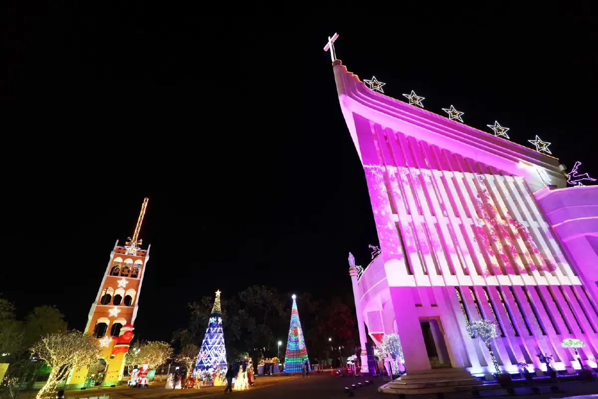 ยกระดับงานท้องถิ่นสู่งานระดับประเทศ ชม ขบวน ‘แห่ดาวคริสต์มาส สกลนคร’ วันนี้ -24 ธ.ค. 68