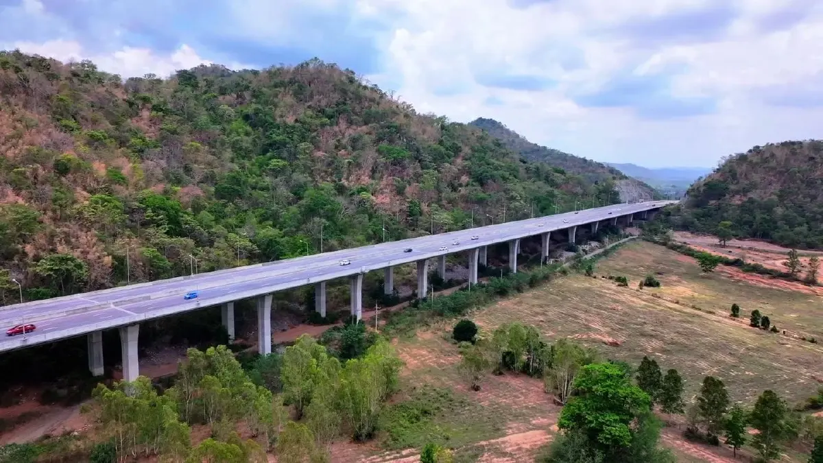 เปิดพิกัด กลับบ้านปีใหม่ 2569 ไปอีสาน จุดขึ้นฟรี M6 บางปะอิน-โคราช