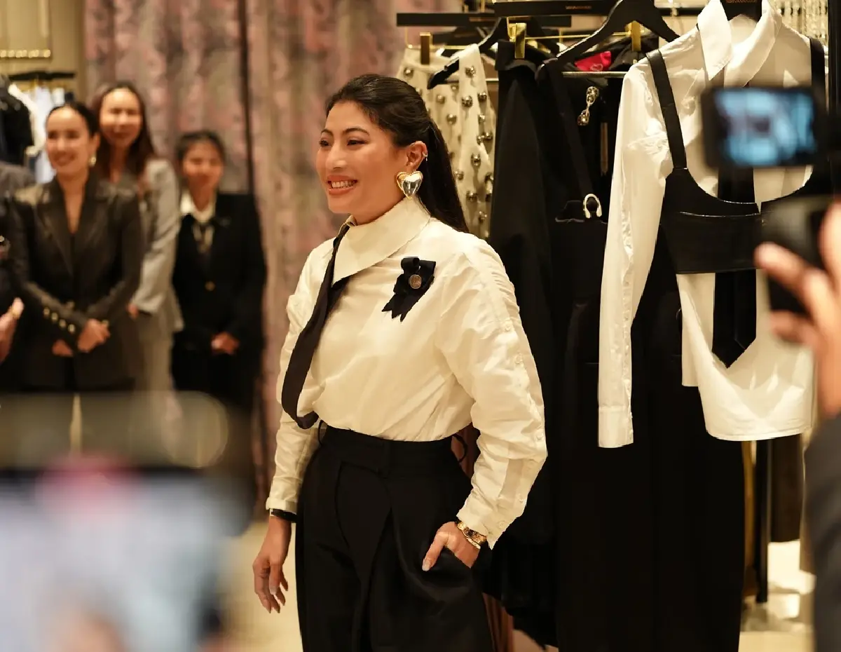 เจ้าฟ้าสิริวัณณวรีฯ ฉลองพระองค์วันเปิด SIRIVANNAVARI ร้านใหม่