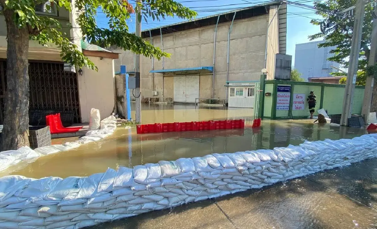 ด่วน! แจ้งเตือน 'น้ำทะเลหนุนสูง' 11 ชุมชนนอกแนวคันกั้นน้ำเฝ้าระวังใกล้ชิด