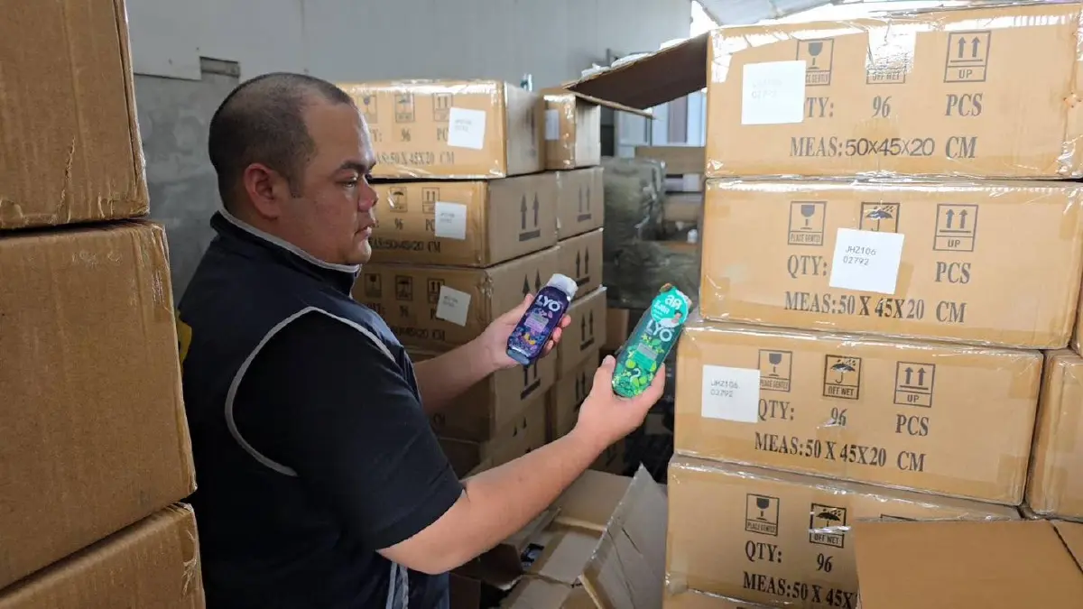 ทลายโกดังของปลอม ยึดแชมพูแบรนด์ดัง 1 แสนชิ้น มูลค่า 10 ล้าน