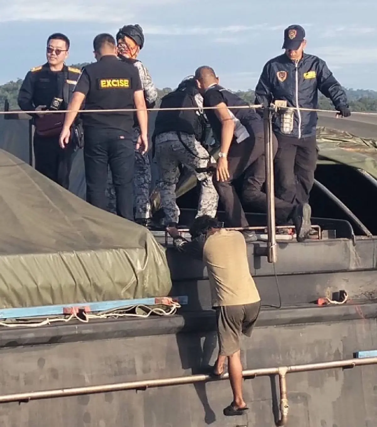 ศรชล.ตราด เข้มอ่าวไทย สกัดลำเลียงพลังงาน-ยุทธภัณฑ์เข้ากัมพูชา