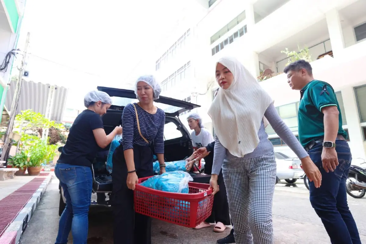 ‘มูลนิธิเนชั่น-ซีพีเอฟ’ ทำโรงครัว ช่วยผู้ประสบภัยน้ำท่วมภาคใต้