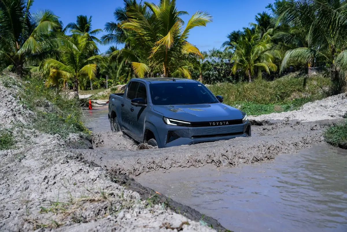 โตโยต้า ไฮลักซ์ ทราโว่-อี ทางเรียบนิ่ง ออฟโรดลุยได้ ระยะทาง ?