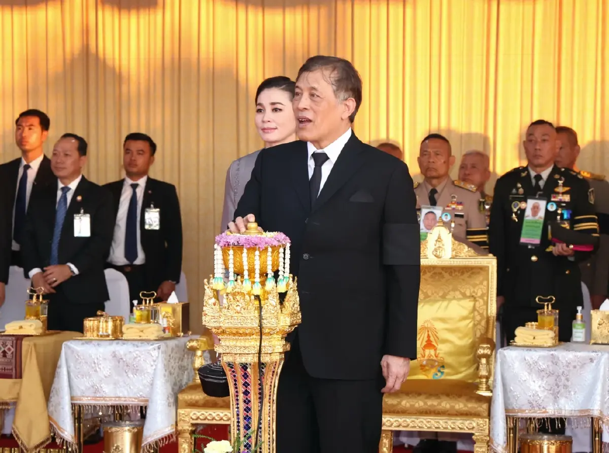 'ในหลวง-พระราชินี' เสด็จฯ เปิดสะพานมิตรภาพไทย-ลาว แห่งที่ 5 จังหวัดบึงกาฬ