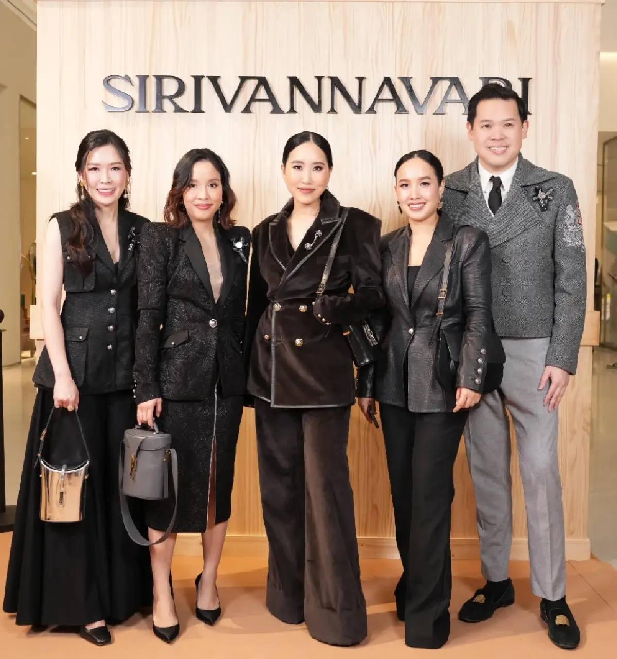 เจ้าฟ้าสิริวัณณวรีฯ ฉลองพระองค์วันเปิด SIRIVANNAVARI ร้านใหม่