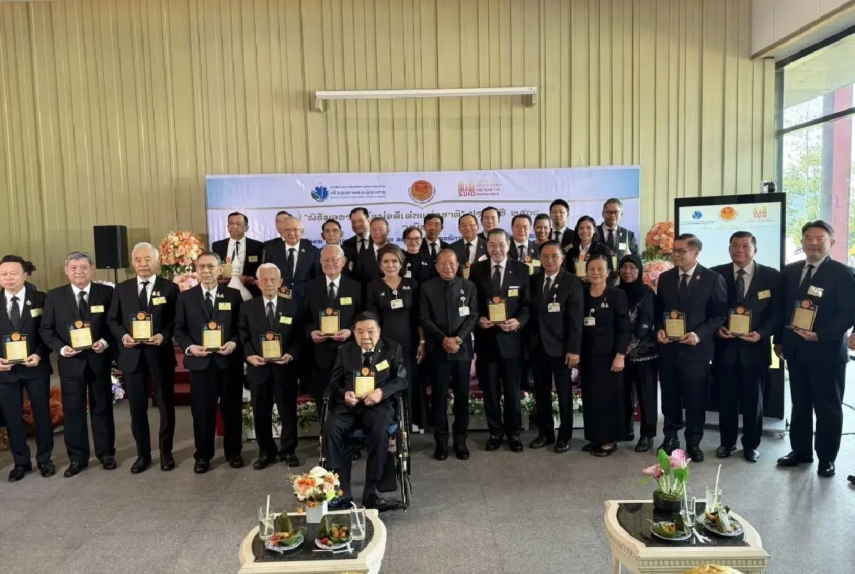 'บากบั่น บุญเลิศ' รองประธานฯเครือเนชั่น คว้ารางวัล 'พ่อดีเด่นแห่งชาติ' ปี 68