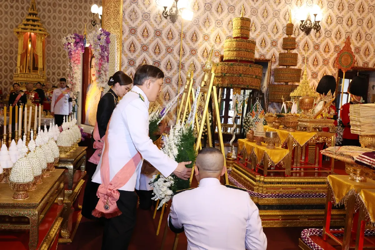 ในหลวง-พระราชินี เสด็จฯ ทรงบำเพ็ญพระราชกุศลปัญญาสมวาร ถวายพระบรมศพ พระพันปีหลวง