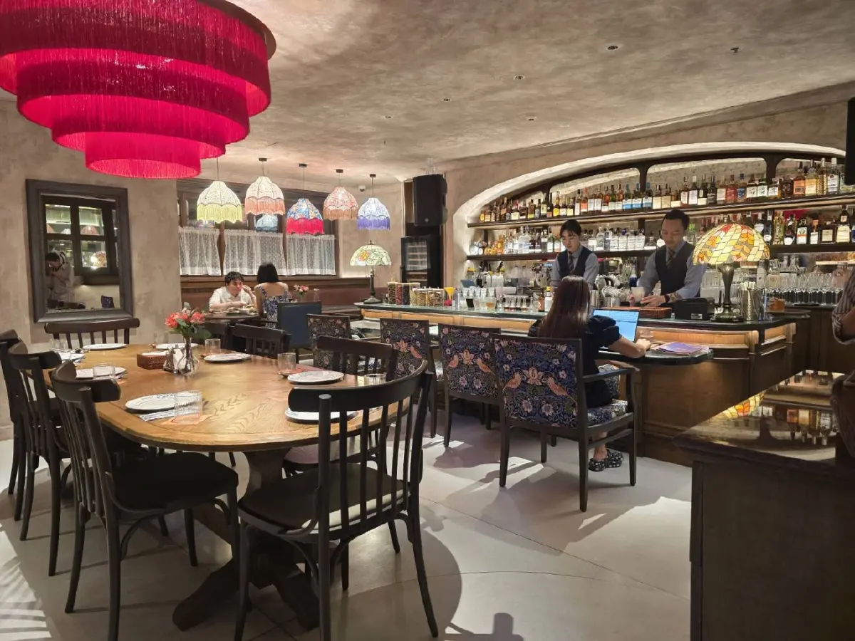 จาก 'ศรีตราด' สู่ 'ห้องของศรี' เชิดชูรสชาติอาหารตะวันออก