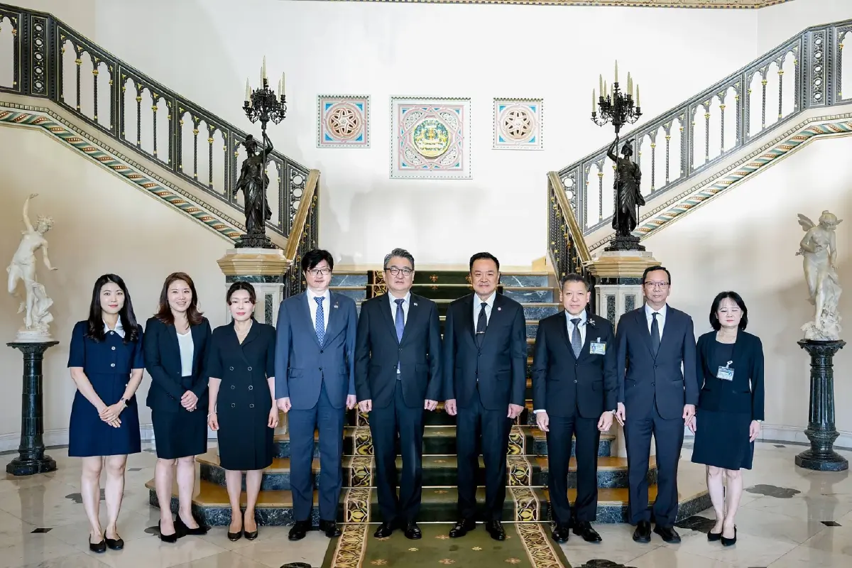 มิตรแท้ เกาหลีช่วยไทย มอบเงิน 5 แสนดอลล่าร์ ซับน้ำตาอุทกภัยภาคใต้