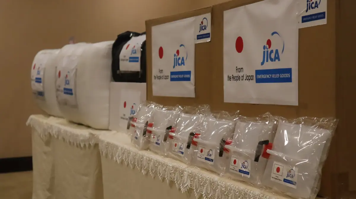 ญี่ปุ่นมาแล้ว! ทูตส่งมอบความช่วยเหลือ'น้ำท่วมภาคใต้'