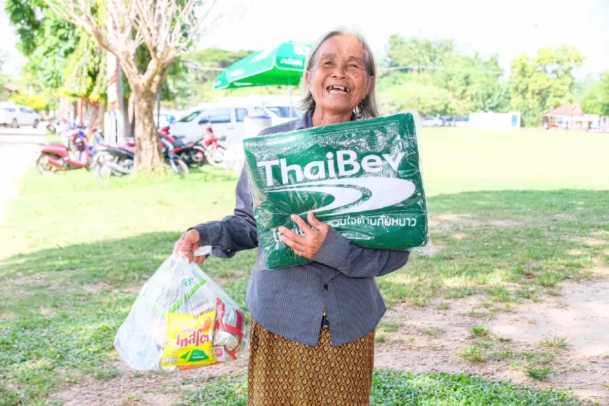 'ไทยเบฟ…รวมใจต้านภัยหนาว ปีที่ 26' มอบรอยยิ้มและความอบอุ่นภายใต้ ผ้าห่มผืนเขียว