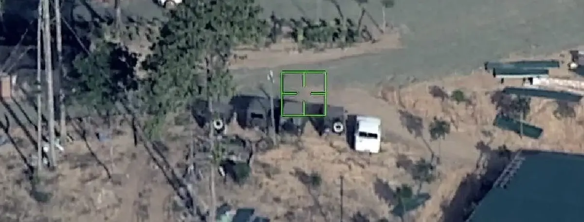 ทิ้งบอมบ์  ทหาร BHQ  ขนกำลัง 5 คันรถ เข้าพื้นที่บ้าน3หลัง จ.ตราด