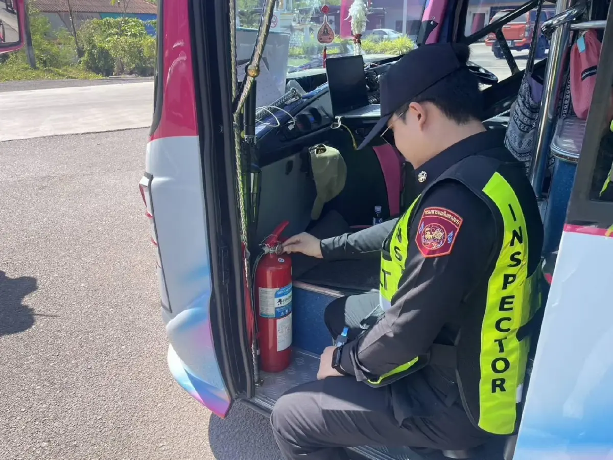 คุมเข้ม 'ปีใหม่ 2569' ขนส่งฯ ตรวจรถโดยสาร-คนขับ สั่งฟันรถบกพร่อง