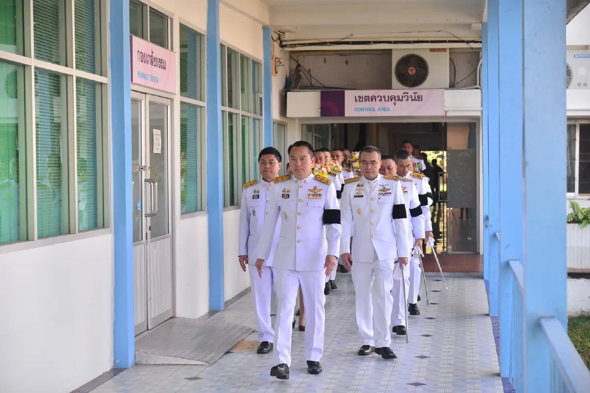 โปรดเกล้าฯ ผวจ.อุบล เยี่ยม 11 นายทหาร บาดเจ็บเหตุปะทะชายแดนไทย-กัมพูชา