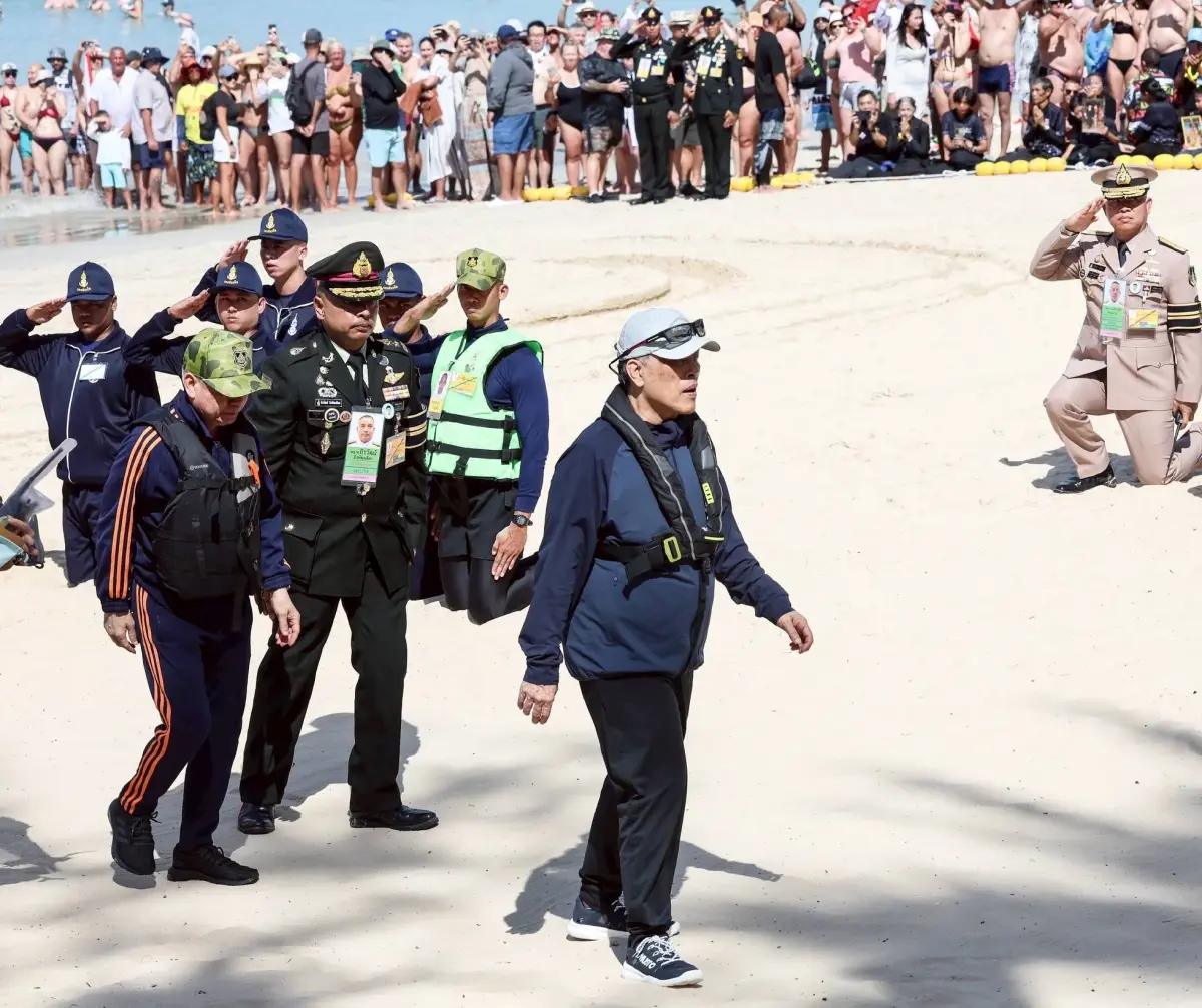 ในหลวง พระราชินี เสด็จฯ พระราชทานรางวัล 'ภูเก็ตคิงส์คัพรีกัตต้า'