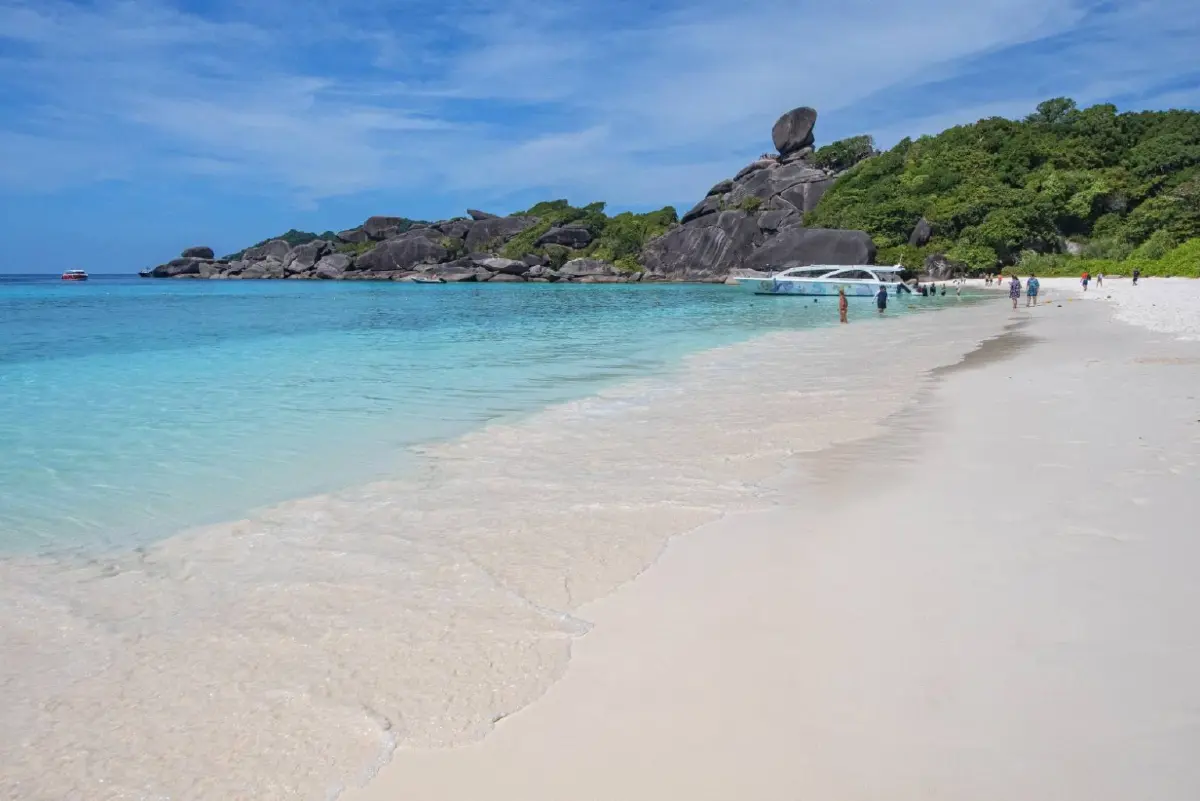 เปิดสถิติท่องเที่ยว 5 อันดับ ปีงบฯ 68 'เขาใหญ่' ซิวอันดับ 1 แห่เที่ยวทะลุ 2.14 ล้านคน