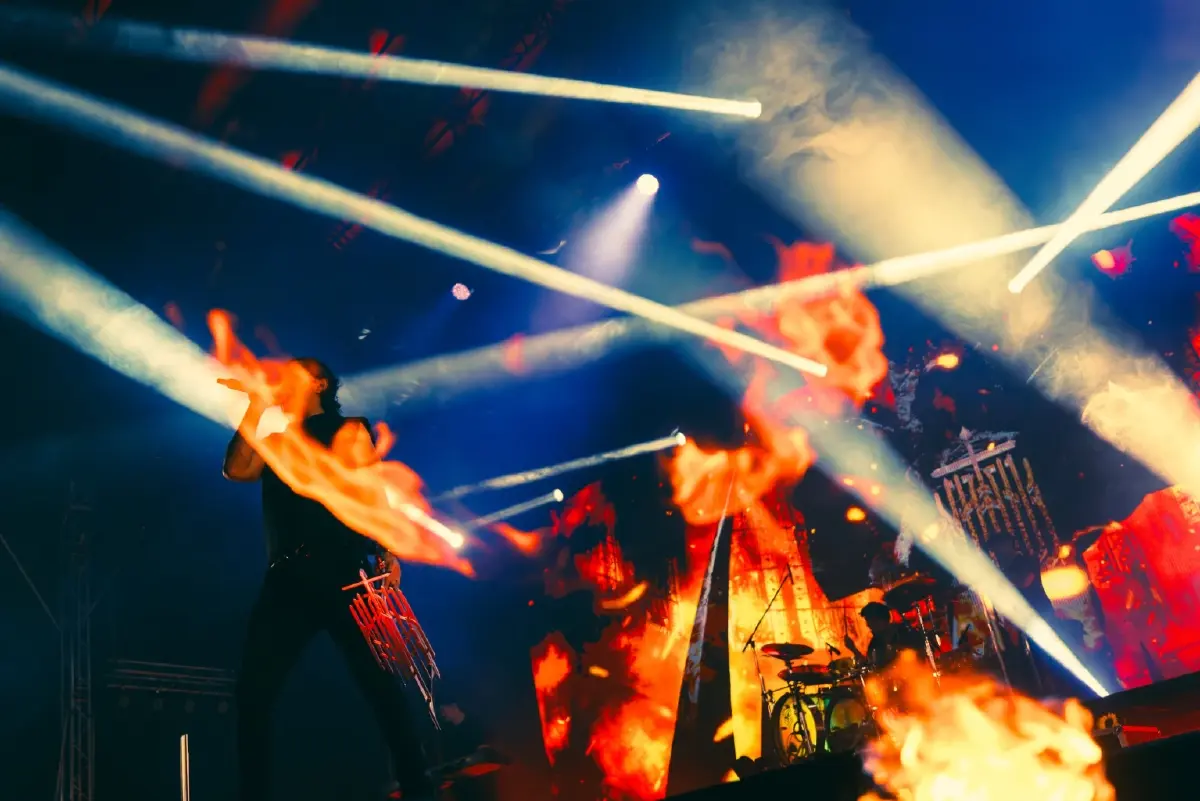 LIVE ถ่ายทอดสด คอนเสิร์ตครั้งสุดท้าย 'COCKTAIL 77 EVER TOUR' ดูฟรี